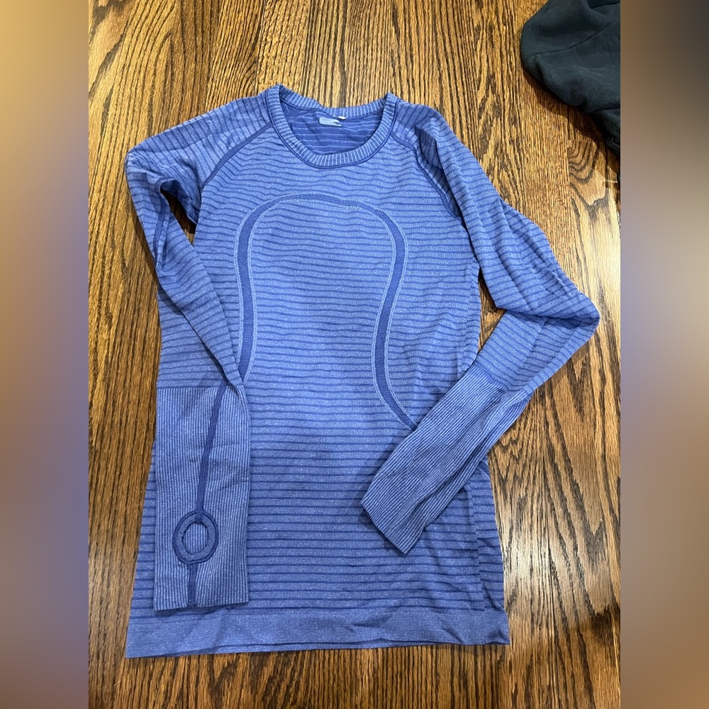 LULULEMON long sleeve shirt